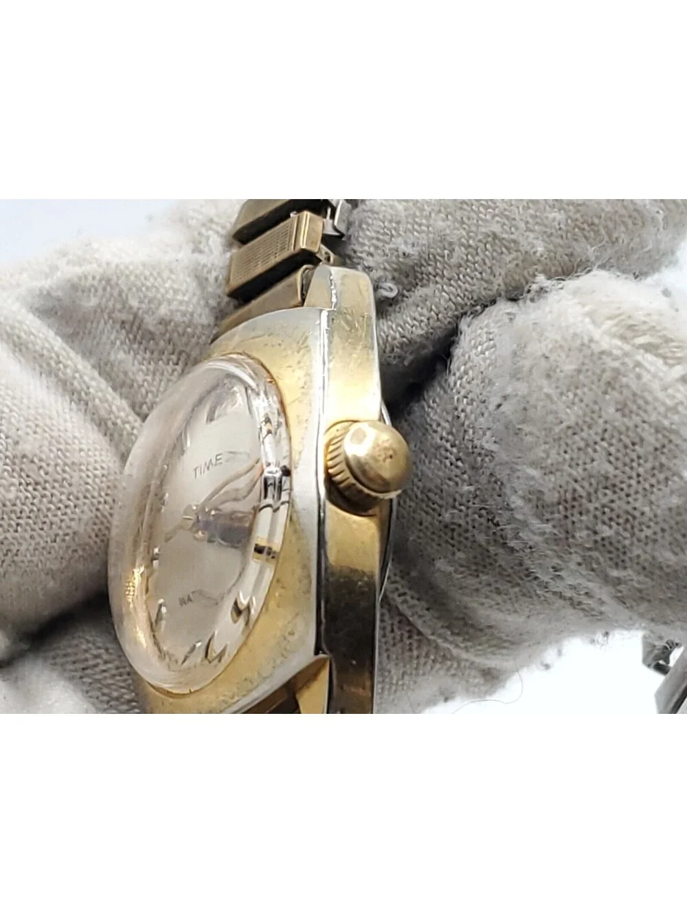 Timex Mechanical  Water Resistance Watch Womens For Parts Or Repair 24mm